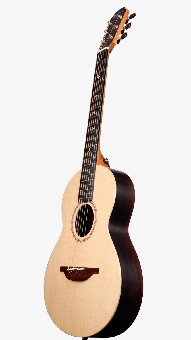 (IN STOCK!) Sheeran by Lowden Stadium Edition #99 - Lowden Guitars - Heartbreaker Guitars