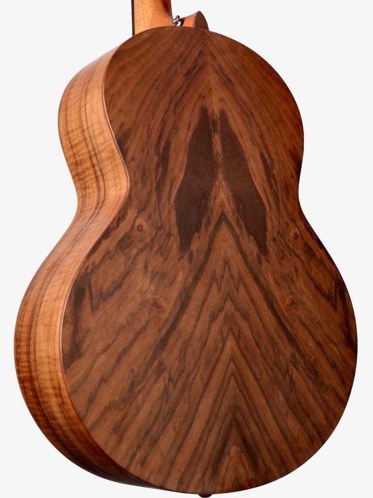 Lowden Sheeran S01 Cedar / Walnut #4190 - Heartbreaker Guitars