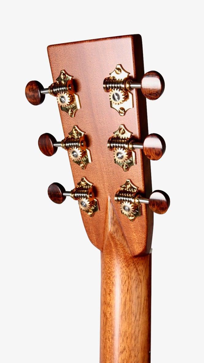 Bourgeois OMC DB Signature Aged Tone Bearclaw Spruce / Sycamore #9390 - Bourgeois Guitars - Heartbreaker Guitars