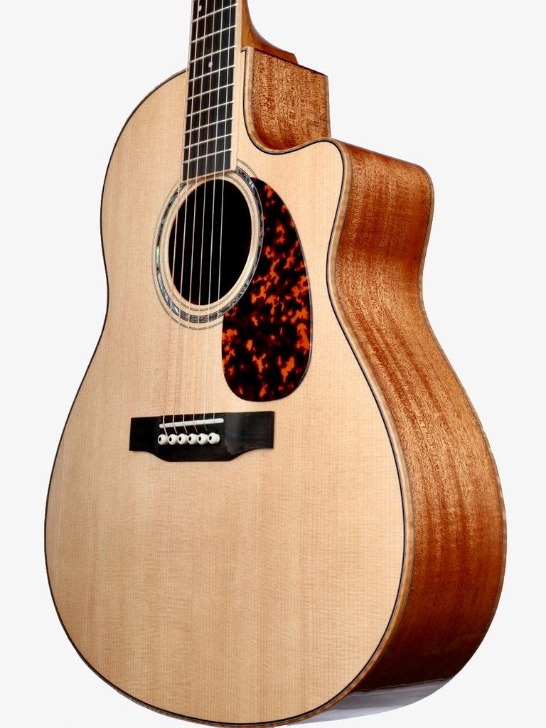 Larrivee LV-05 Sitka Spruce / Mahogany with Stage Pro Anthem #137558 - Larrivee Guitars - Heartbreaker Guitars