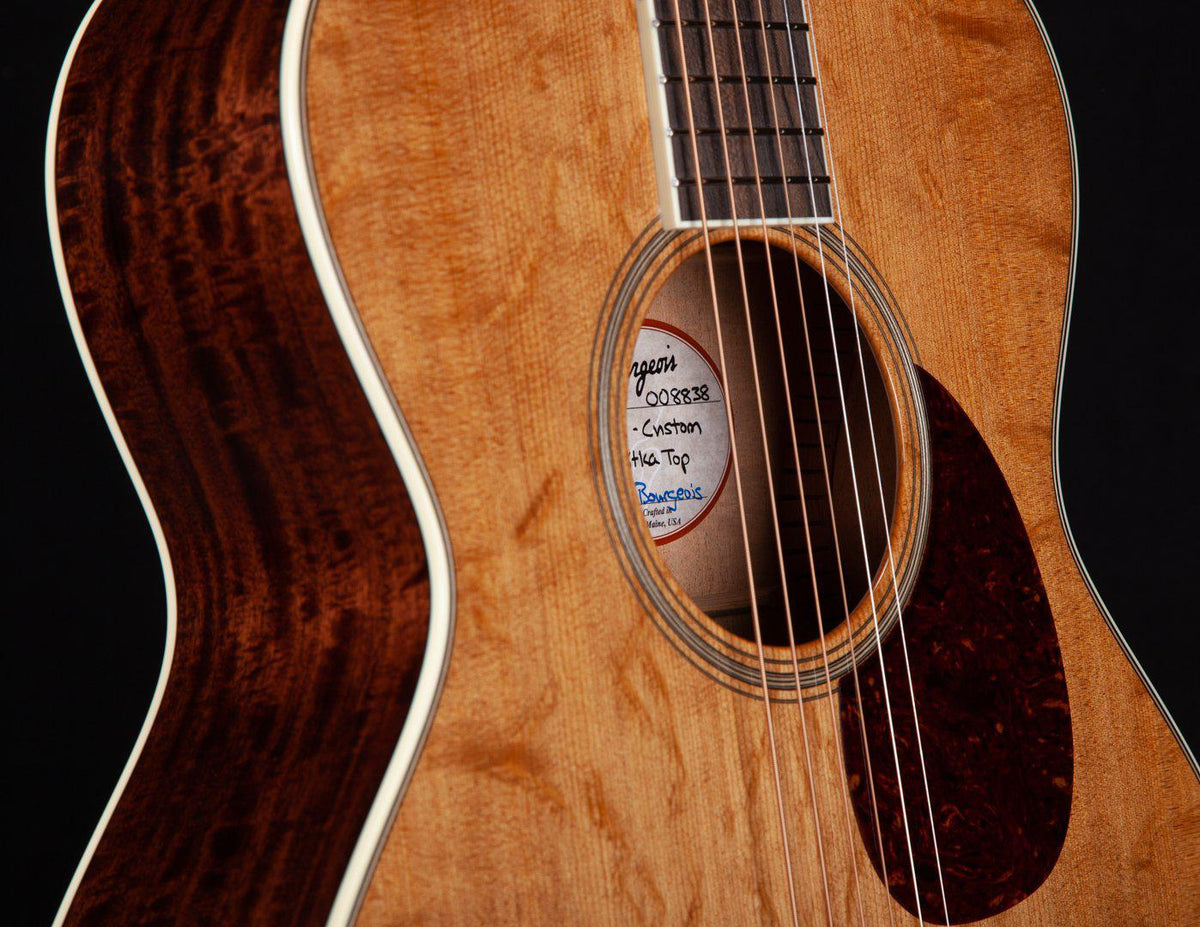 Bourgeois OM Custom Aged Tone Bear Claw over Figured Mahogany - Bourgeois Guitars - Heartbreaker Guitars