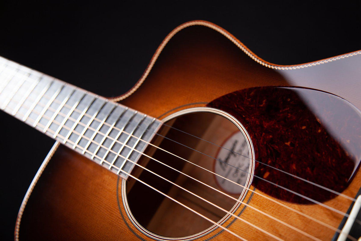 Bourgeois OMC Custom Large Sound Hole Aged Tone Bear Claw over Figured Mahogany #8837 - Bourgeois Guitars - Heartbreaker Guitars