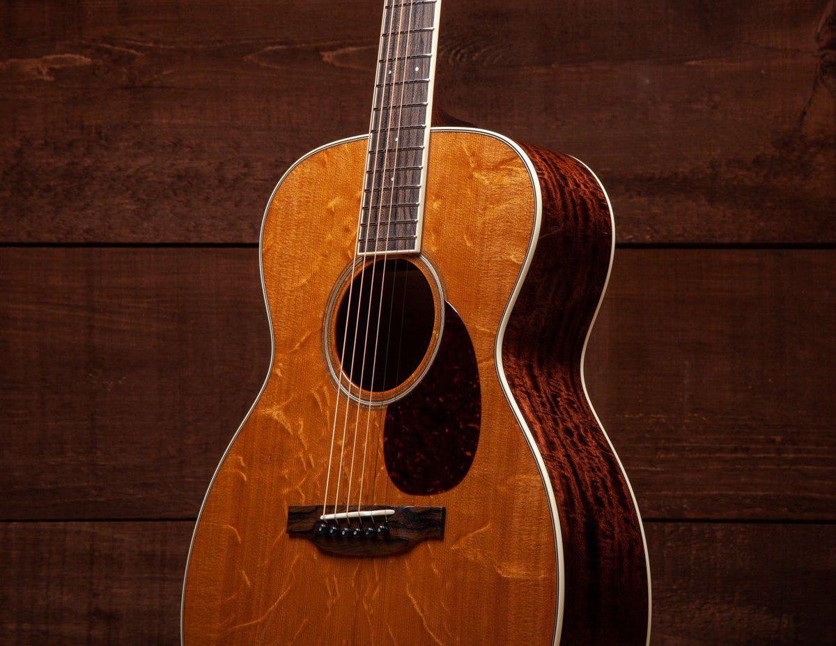 Bourgeois OM Custom Aged Tone Bear Claw over Figured Mahogany - Bourgeois Guitars - Heartbreaker Guitars