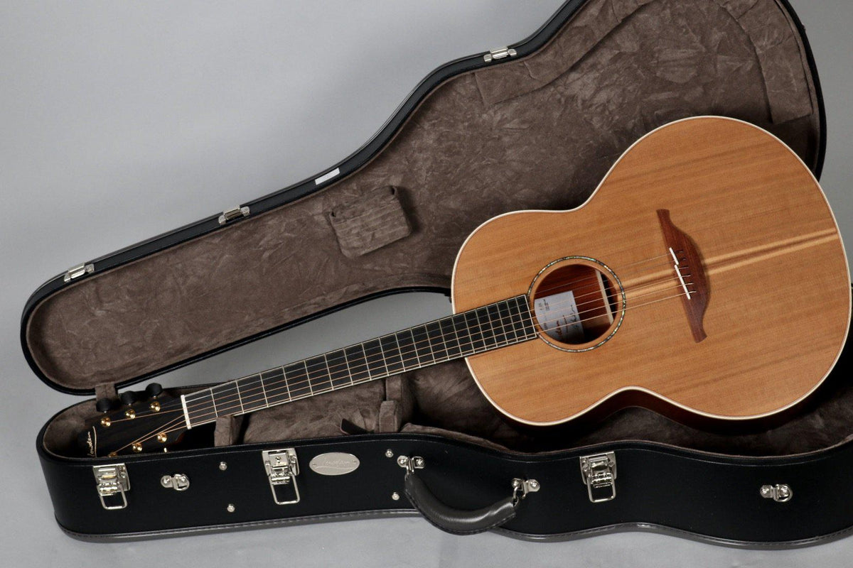 Lowden F35 Cedar / Cocobolo - Lowden Guitars - Heartbreaker Guitars