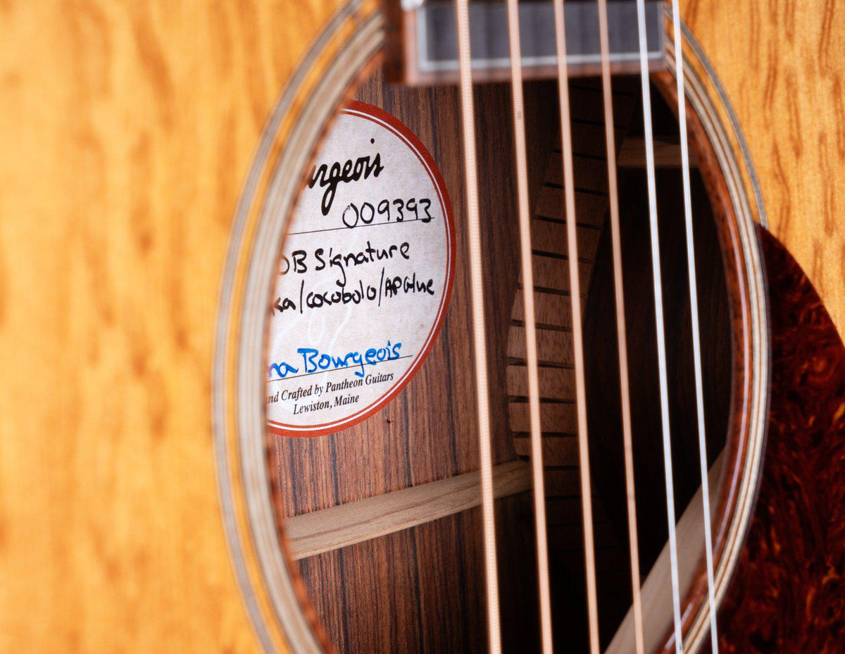 Bourgeois OMC DB Signature Aged Tone Figured Bearclaw Spruce / Cocobolo #9393 - Bourgeois Guitars - Heartbreaker Guitars