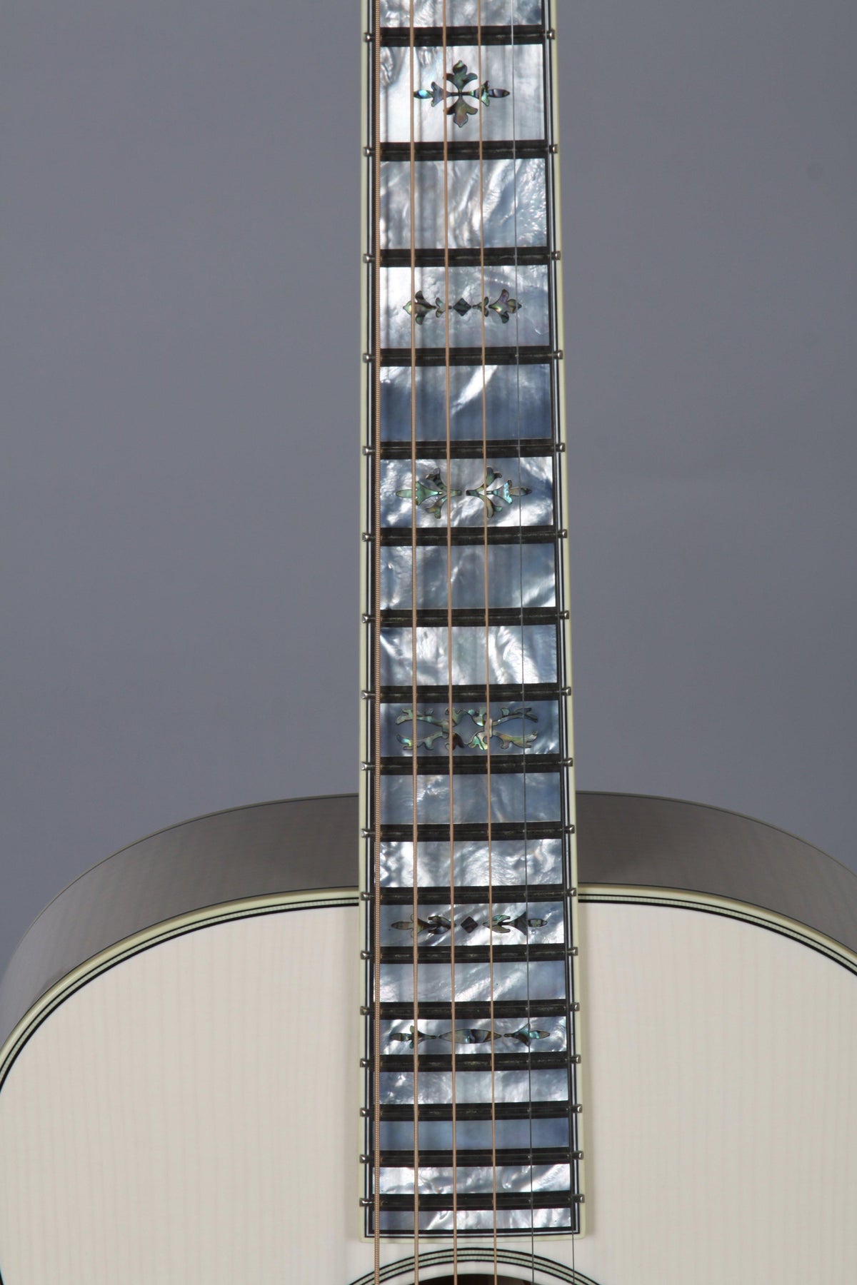 Bourgeois Whyte Rabbit L-DB0 Transparent White Limited - Bourgeois Guitars - Heartbreaker Guitars
