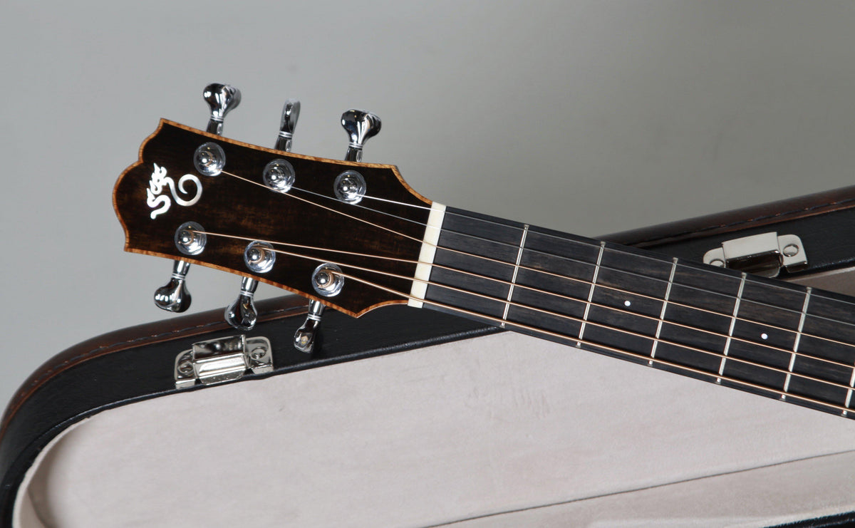 Santa Cruz Firefly Custom Redwood - Santa Cruz Guitar Company - Heartbreaker Guitars