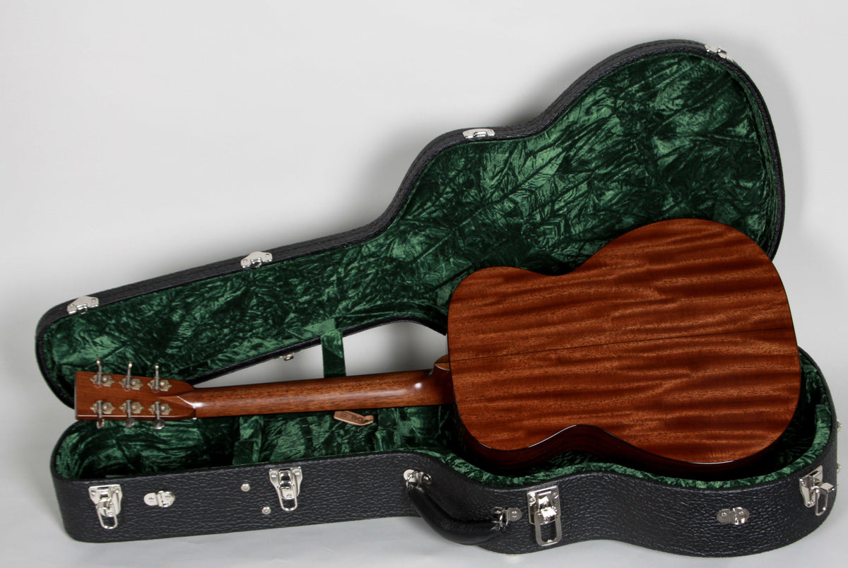 Bourgeois 00 Figured Mahogany Custom - Bourgeois Guitars - Heartbreaker Guitars