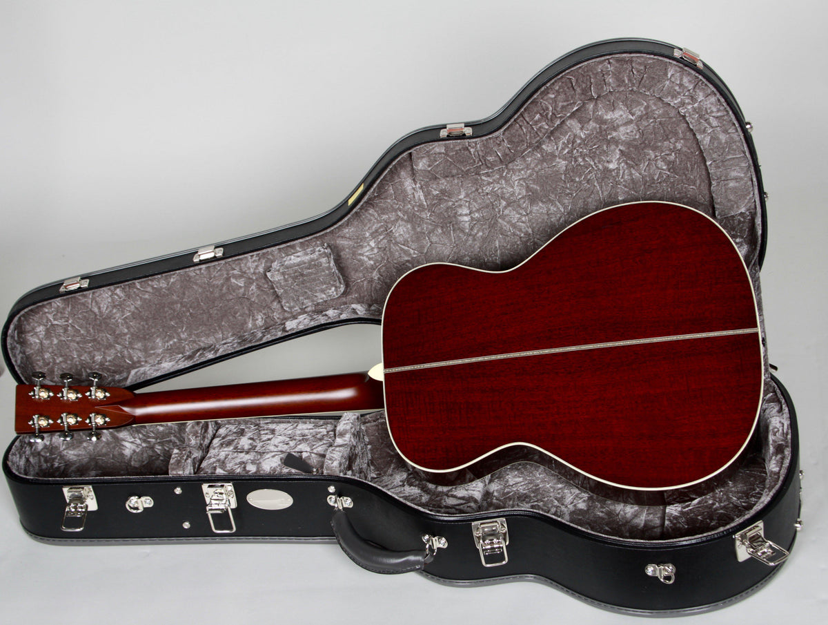 Santa Cruz OM Custom Figured Fiddleback Mahogany Adirondack - Santa Cruz Guitar Company - Heartbreaker Guitars